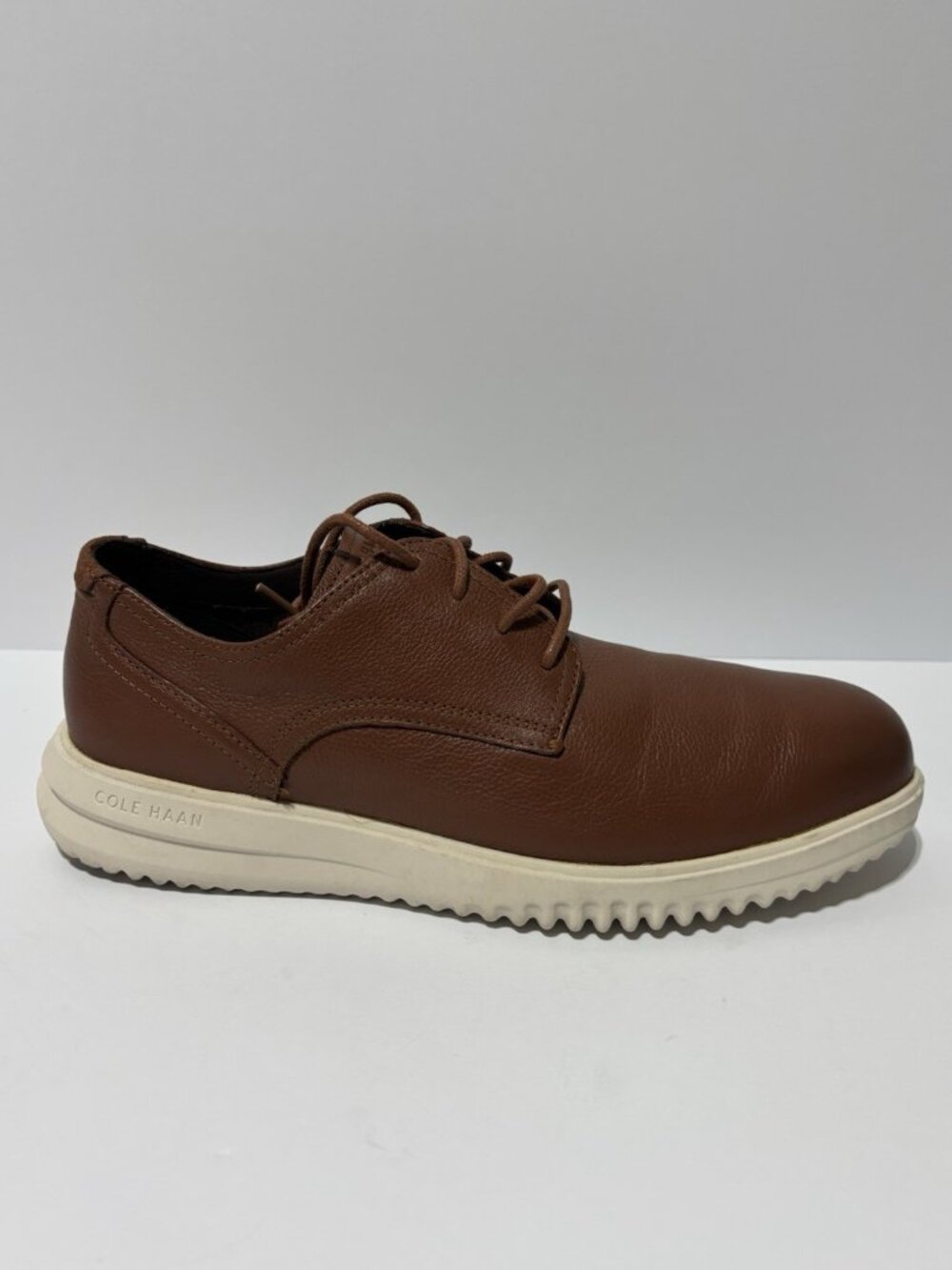 Cole Haan Men’s Grand + Plain Toe Oxford Cognac Leather, Size 10.5 M